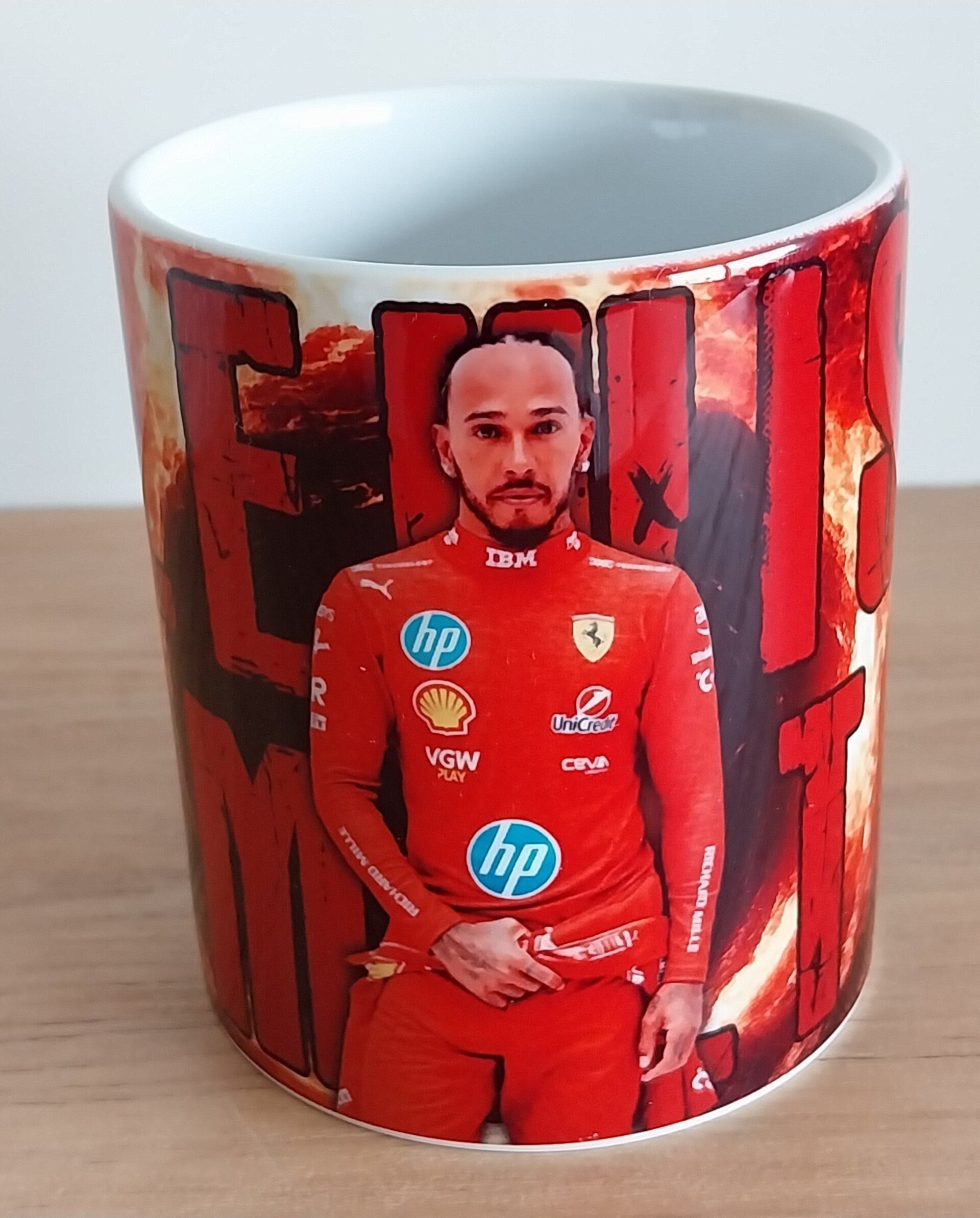 Taza Café Lewis Hamilton y Charles Leclerc Escudería Ferrari 2025  Ferrari SF25 - 6